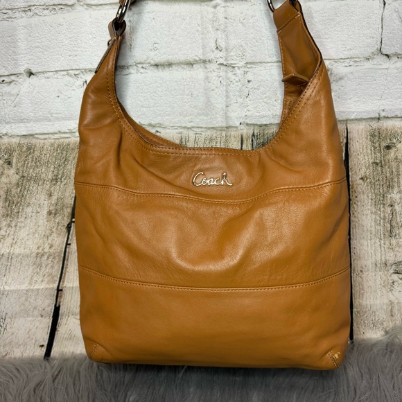 COACH - crossbody/hand bag - Picture 3 of 12